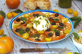 Burrata Y Tomates Amarillos
