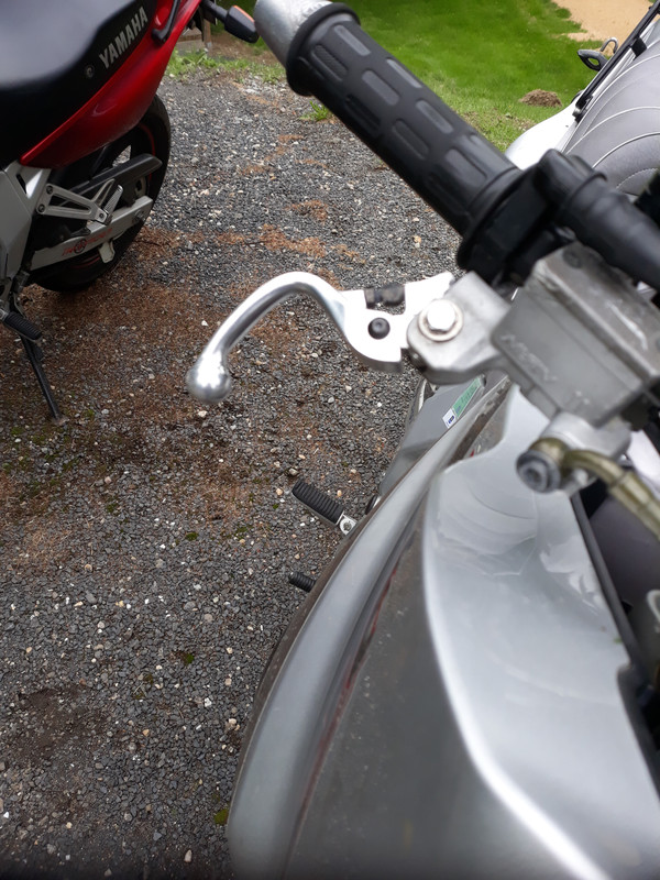 Poignée frein avant