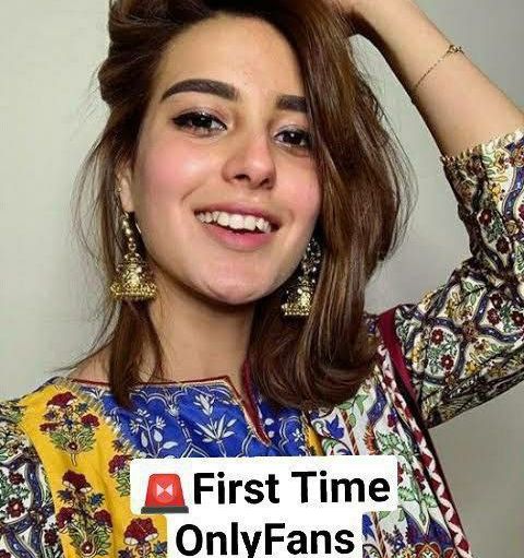 Aria Khan Hot onlyfans girl giving deep throat
