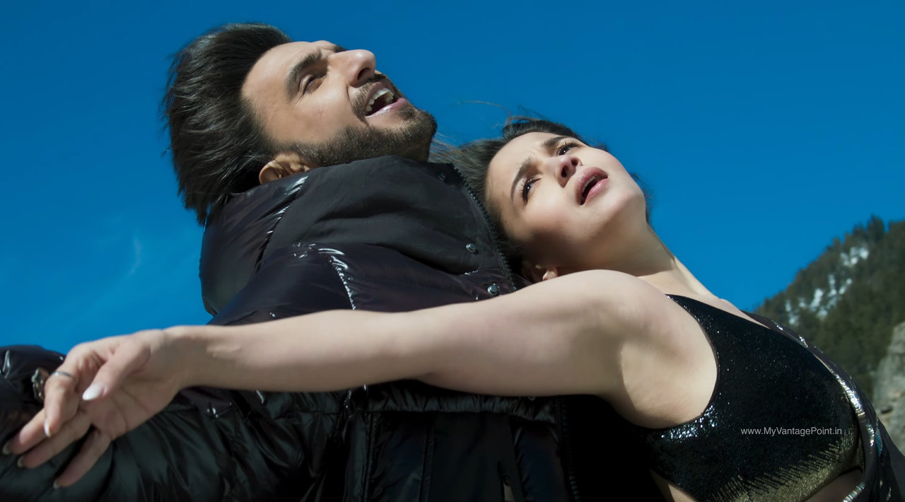 hot-armpits-of-alia-bhatt-in-rocky-aur-rani-ki-prem-kahani-2023