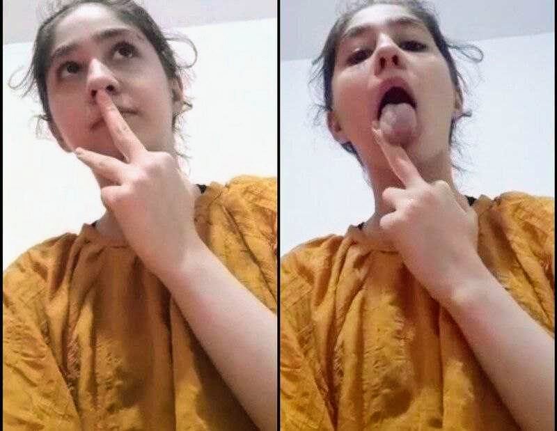 Beautiful indian girl rubbing her pink pussy new video