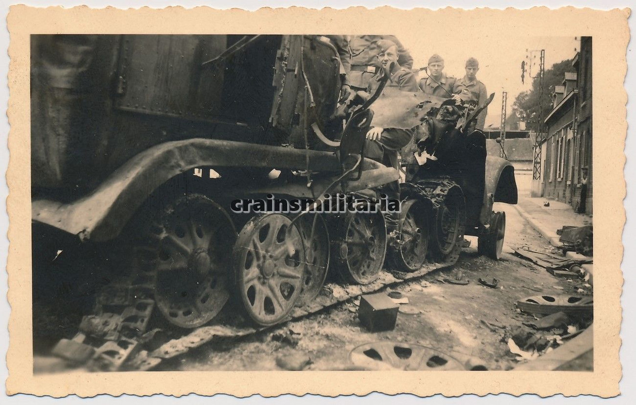 Orig. Foto zerstörte SdKfz 6-1 Halbkette Zugmasc