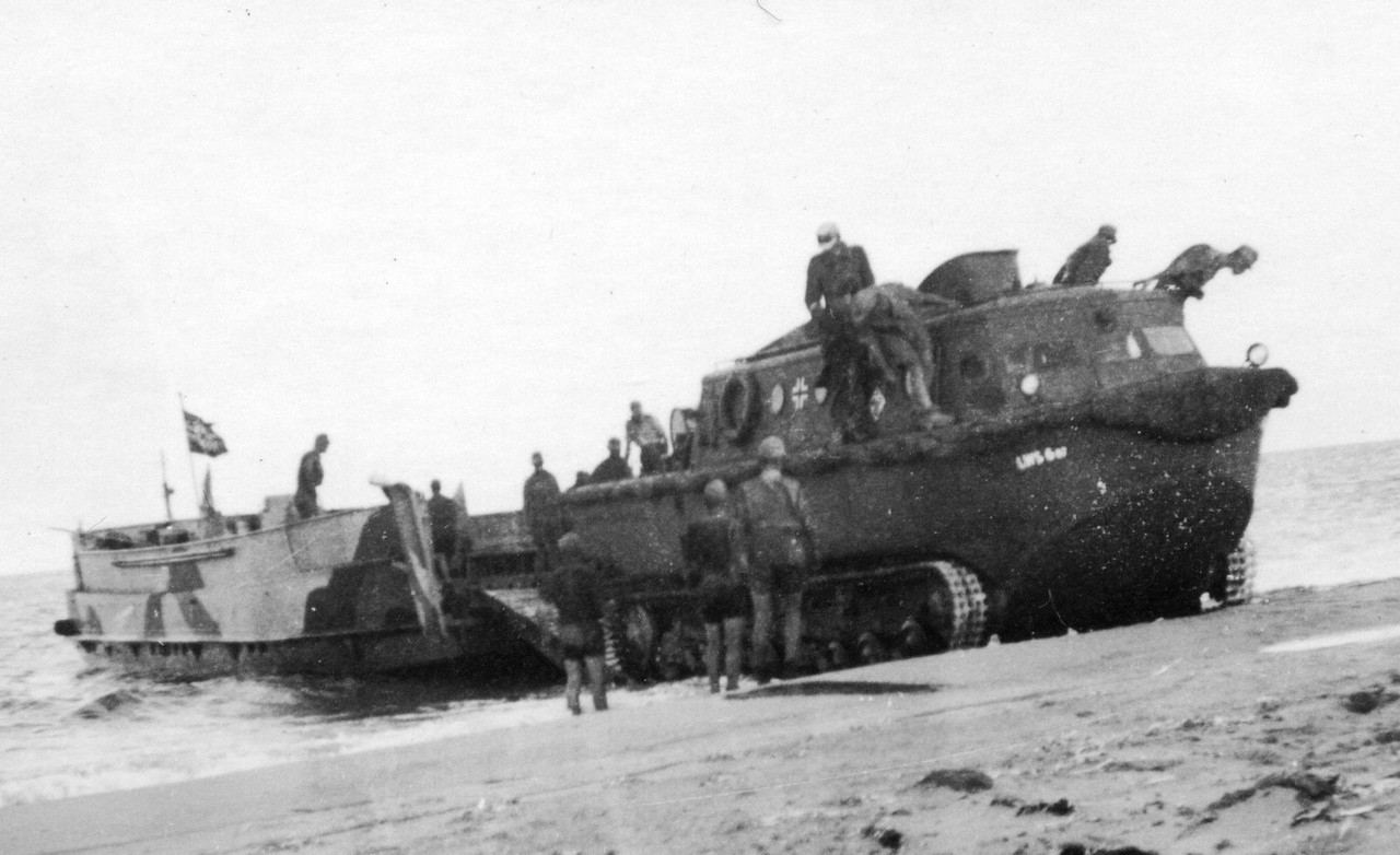 Orig Foto Land-Wasser-Schlepper (LWS) Landungsfa