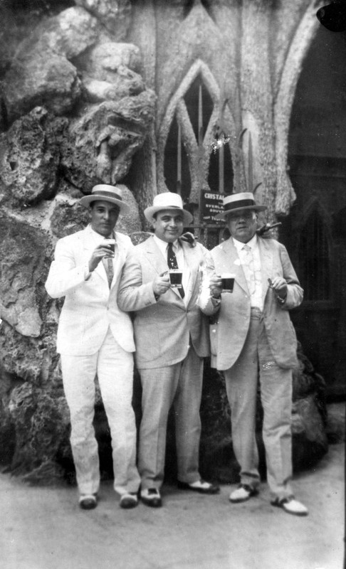 00-Al-Capone-in-South-Florida-circa-1929.jpg