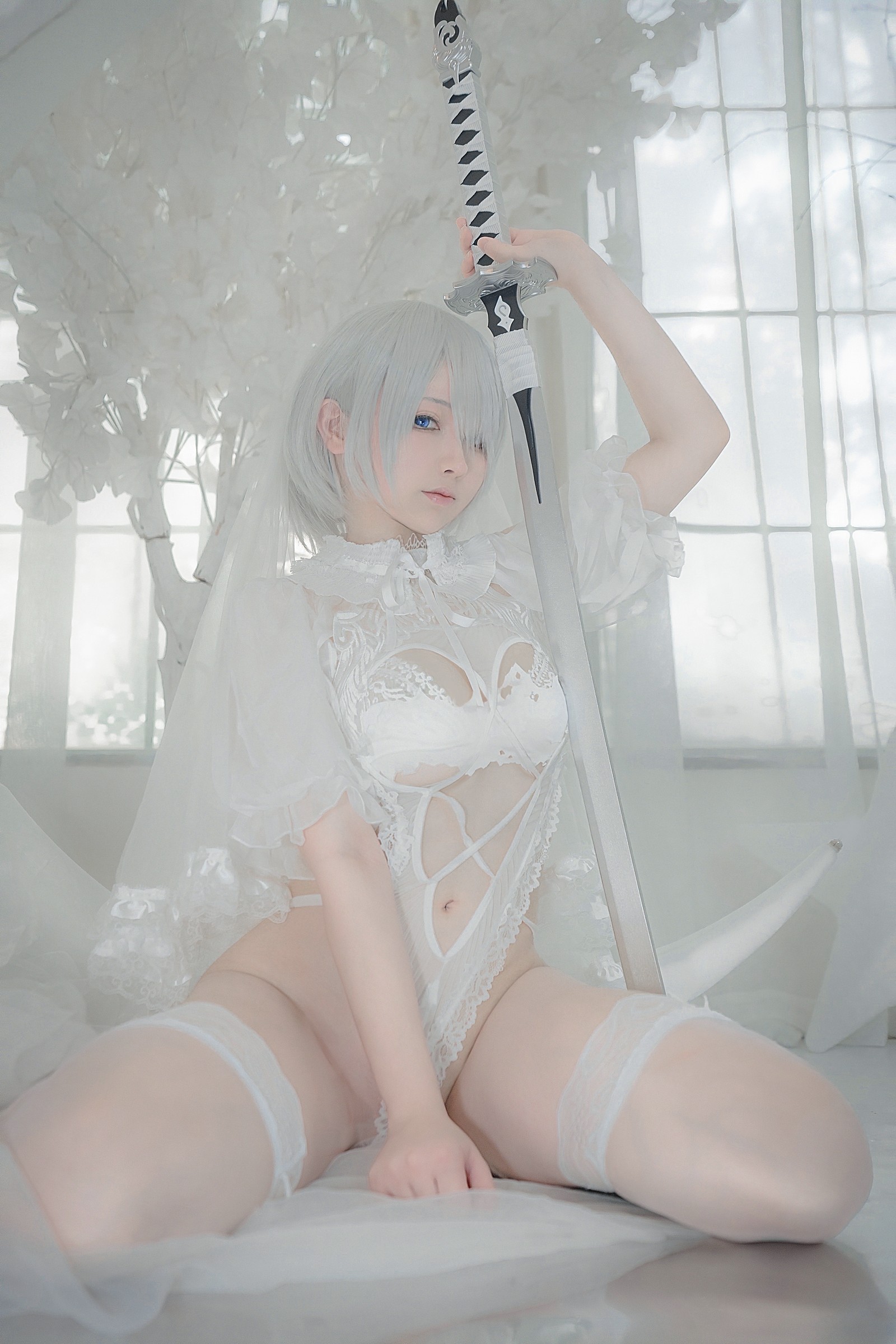 樱梨梨 2B 白花嫁 Cosplay 写真合集｜Nier Automata 高清图集（24P｜194MB）插图5