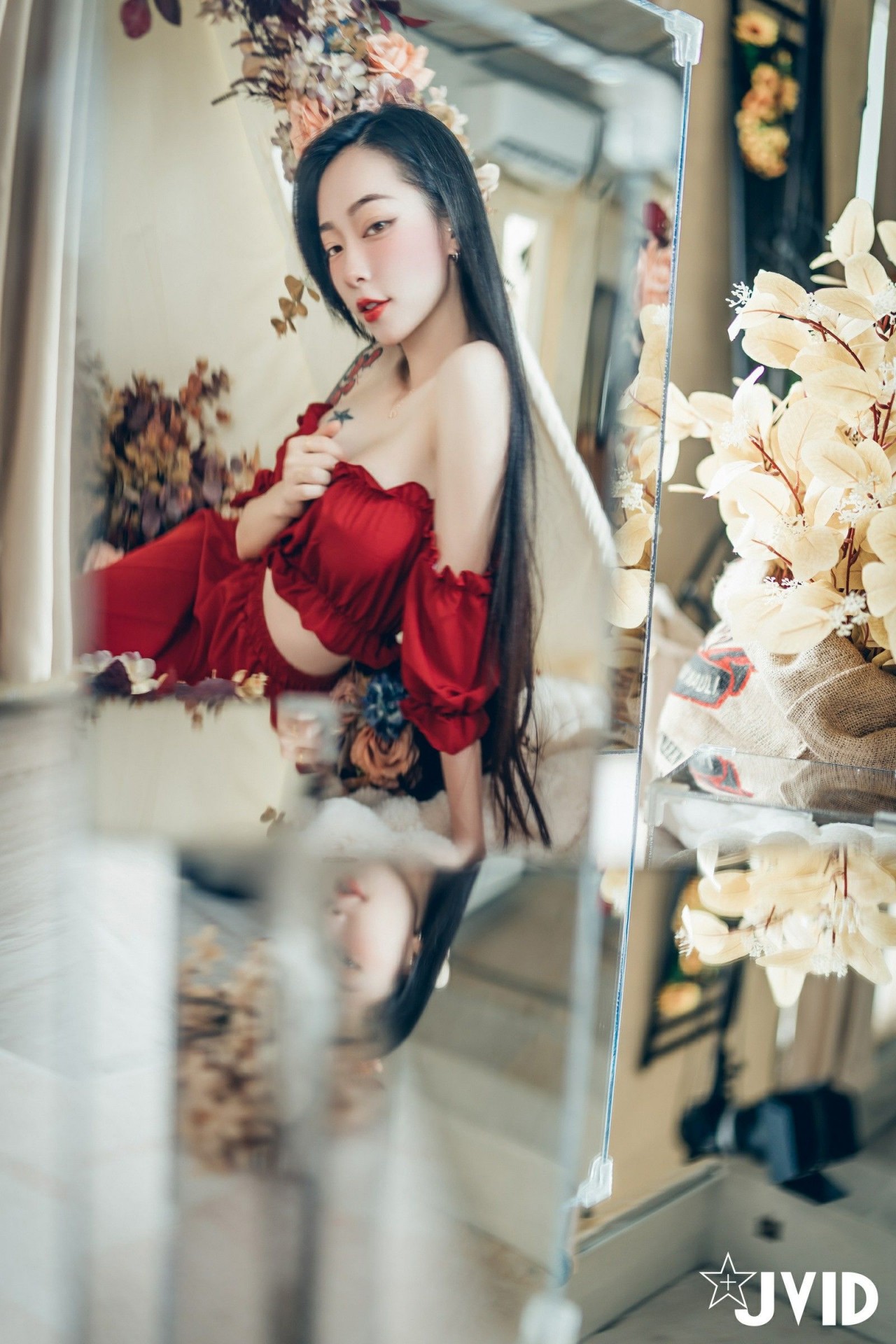 jvid 飄 飄《女神比基尼》美女写真，躺在浴缸场景，尽显性感姿态插图7