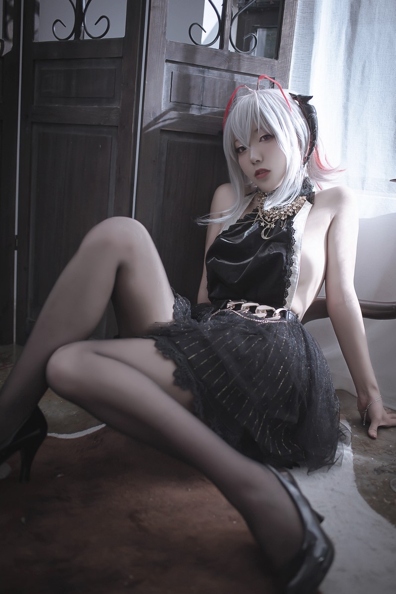 切切Celia 明日方舟 W 礼服 Cosplay 高清写真 20P插图8