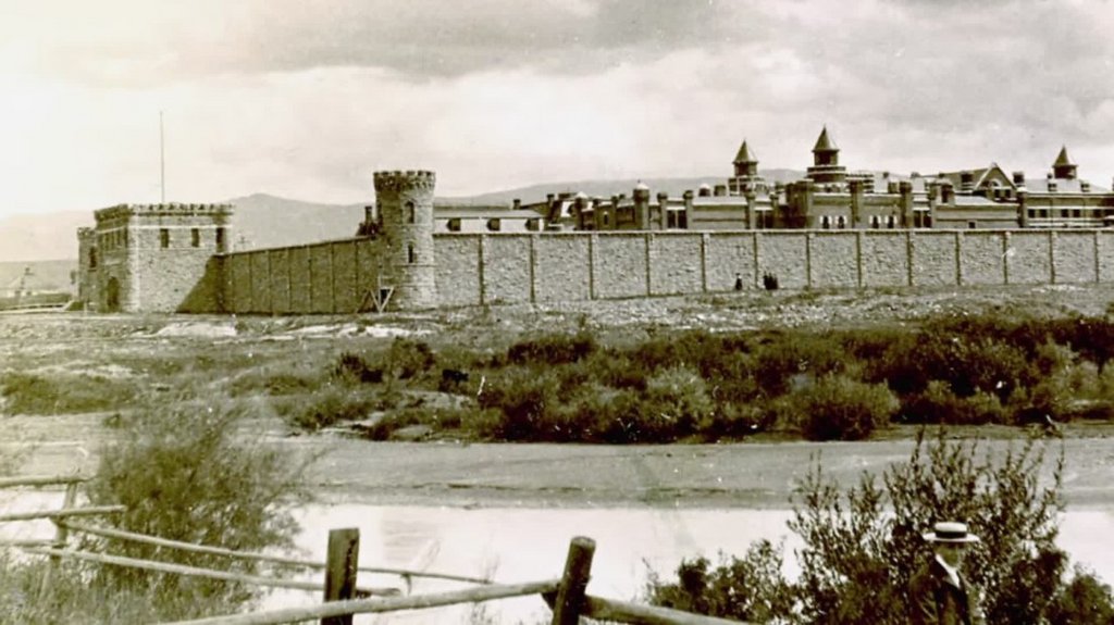 [Image: v4ia2bm75ybc.jpg]