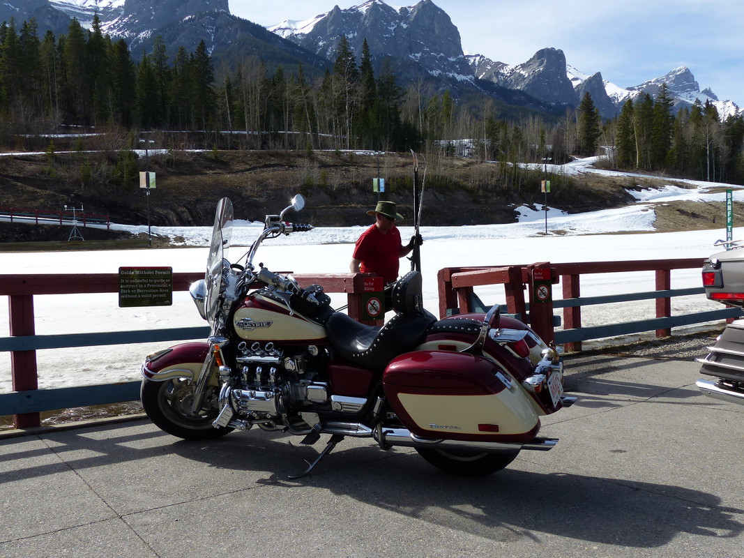 6DDFDF90-D5EB-41E0-B0D5-5B7981CD5073