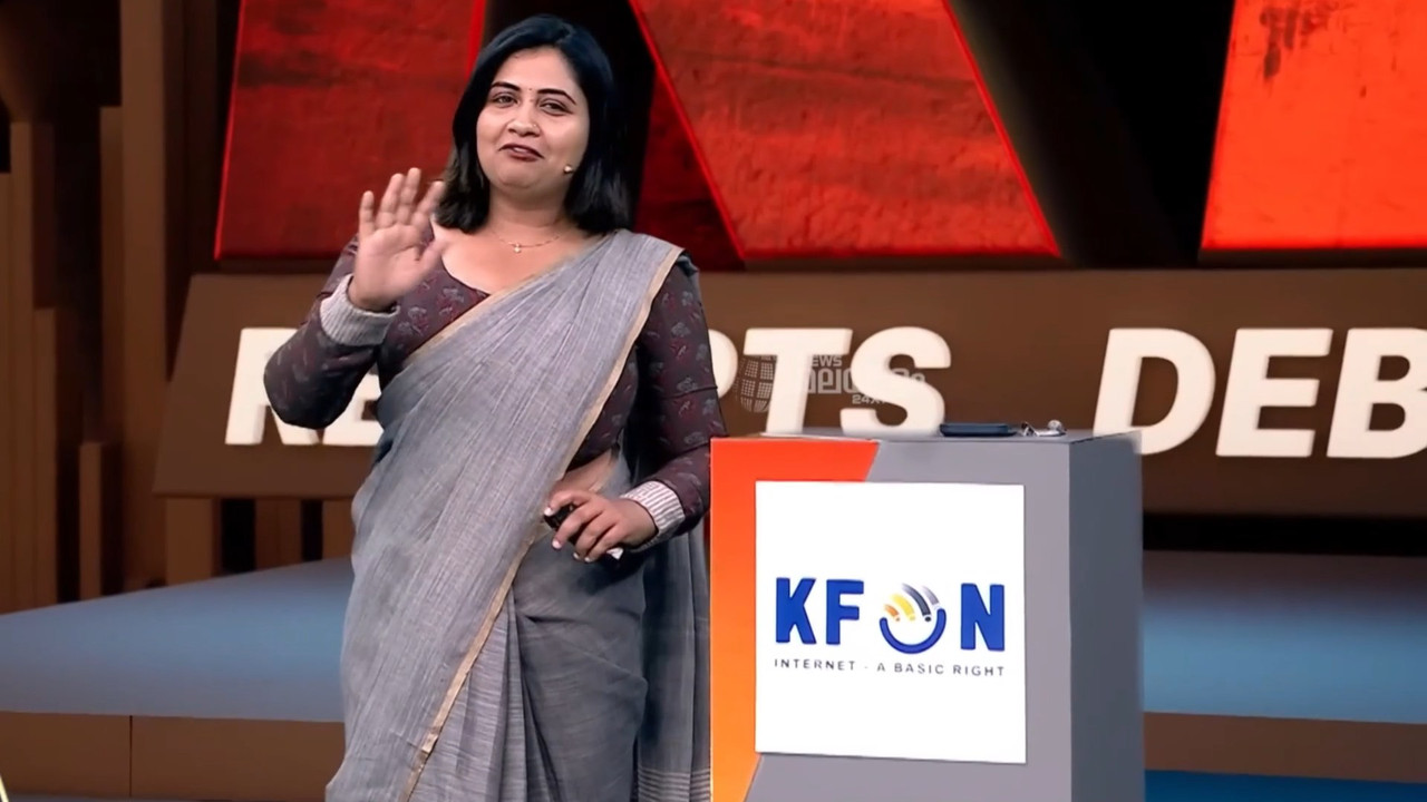 News Reader Sethu Lakshmi Sexy Huge Boobs in Saree and other Costumes mp4 snapshot 01 13 287