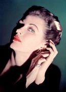 Yvonne-De-Carlo-c51
