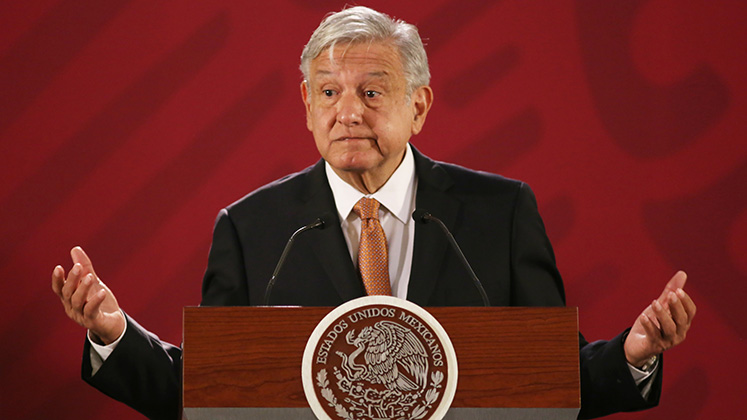 AMLO afirma que sin autoridad moral, opositores ya lo habrían hecho papilla