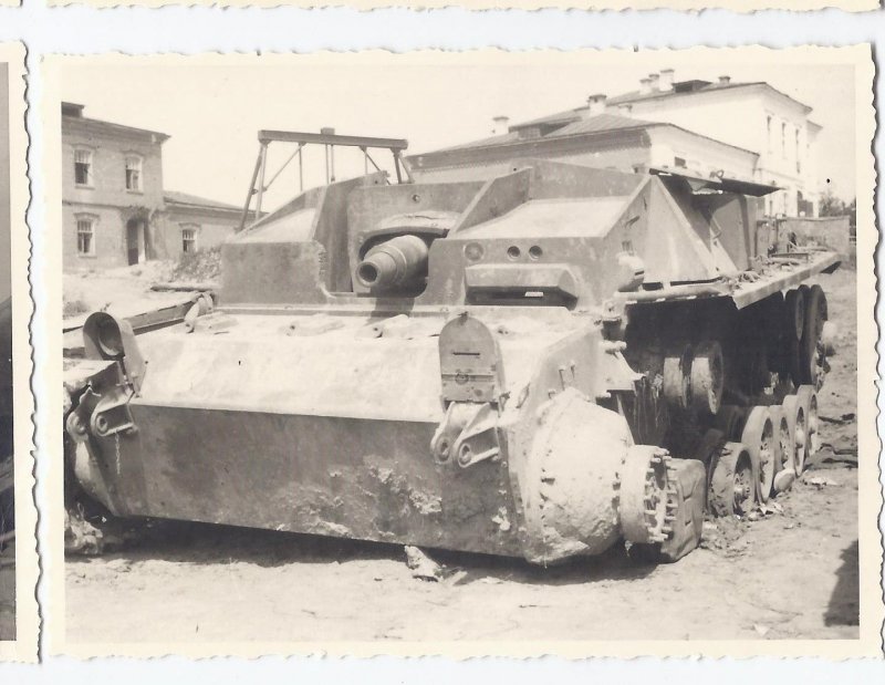 Panzer Sturmgeschütz Abteilung u zerstörte Russi