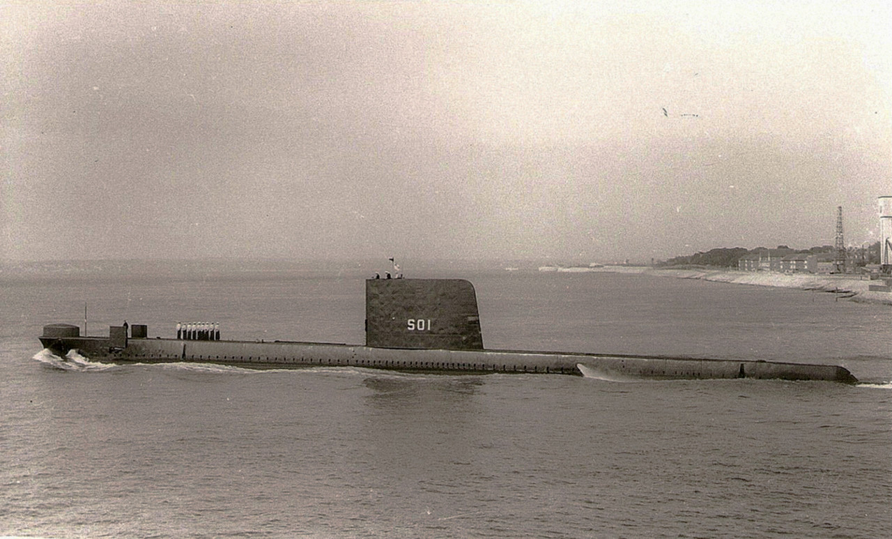 HMS Porpoise (S.01)-13