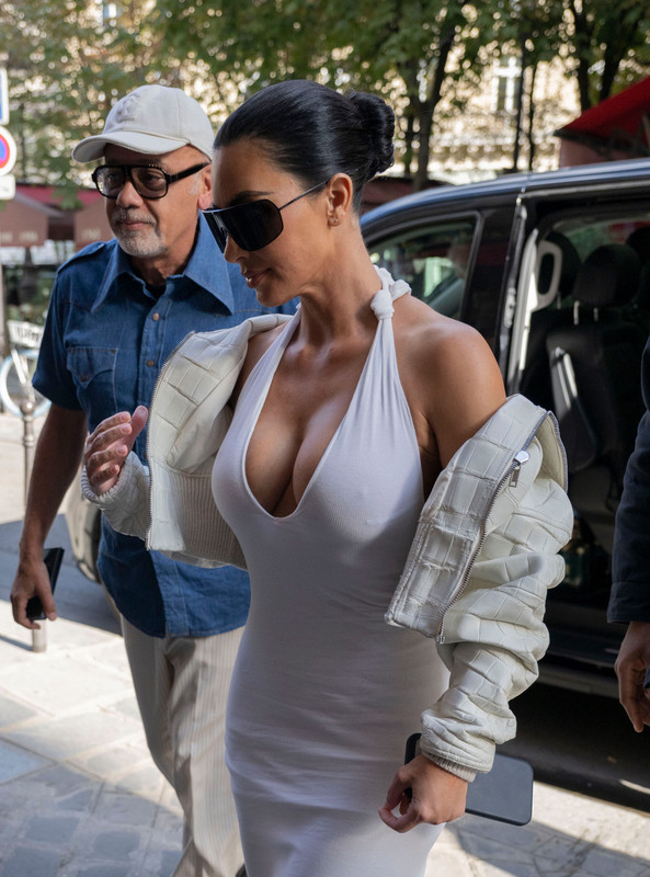 Kim Kardashian Cleavage White Paris33