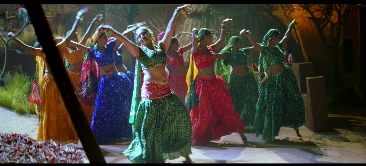 holi holi gajja gallu mannadi ro