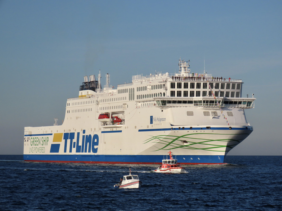 5CE0FA94-ED47-4487-AC7A-D9B9184B25C5