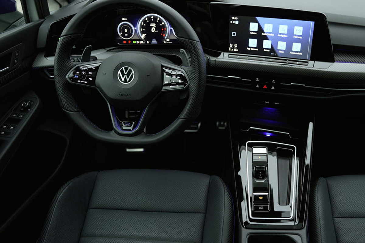 F30E60E8-D6B4-4041-91AE-59A077F8DEED