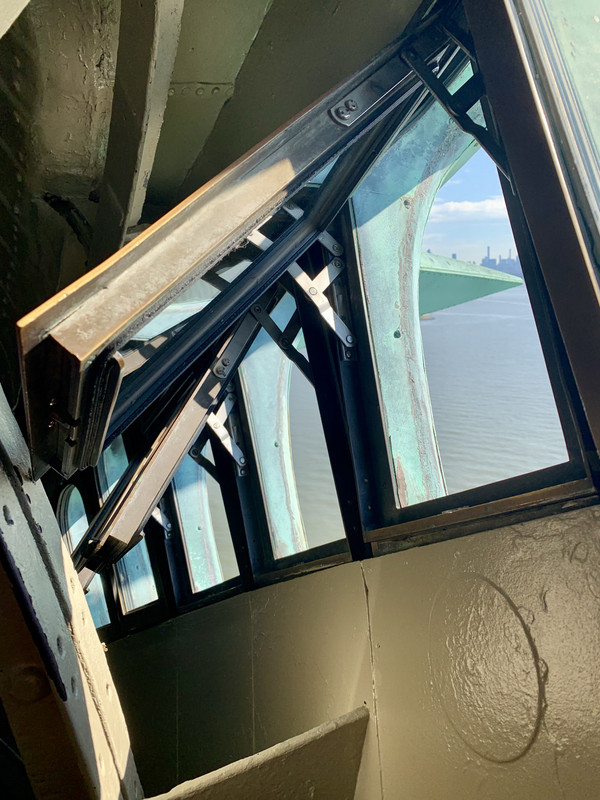 C81C0901-5C16-4B05-A3B1-A3D392296EDD