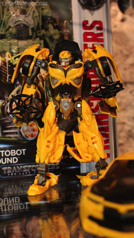 MORE Transformers Showroom Images Trypticon, Tit