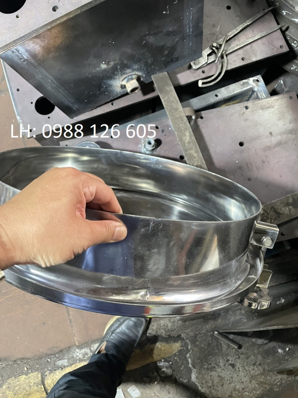 cửa vệ sinh inox