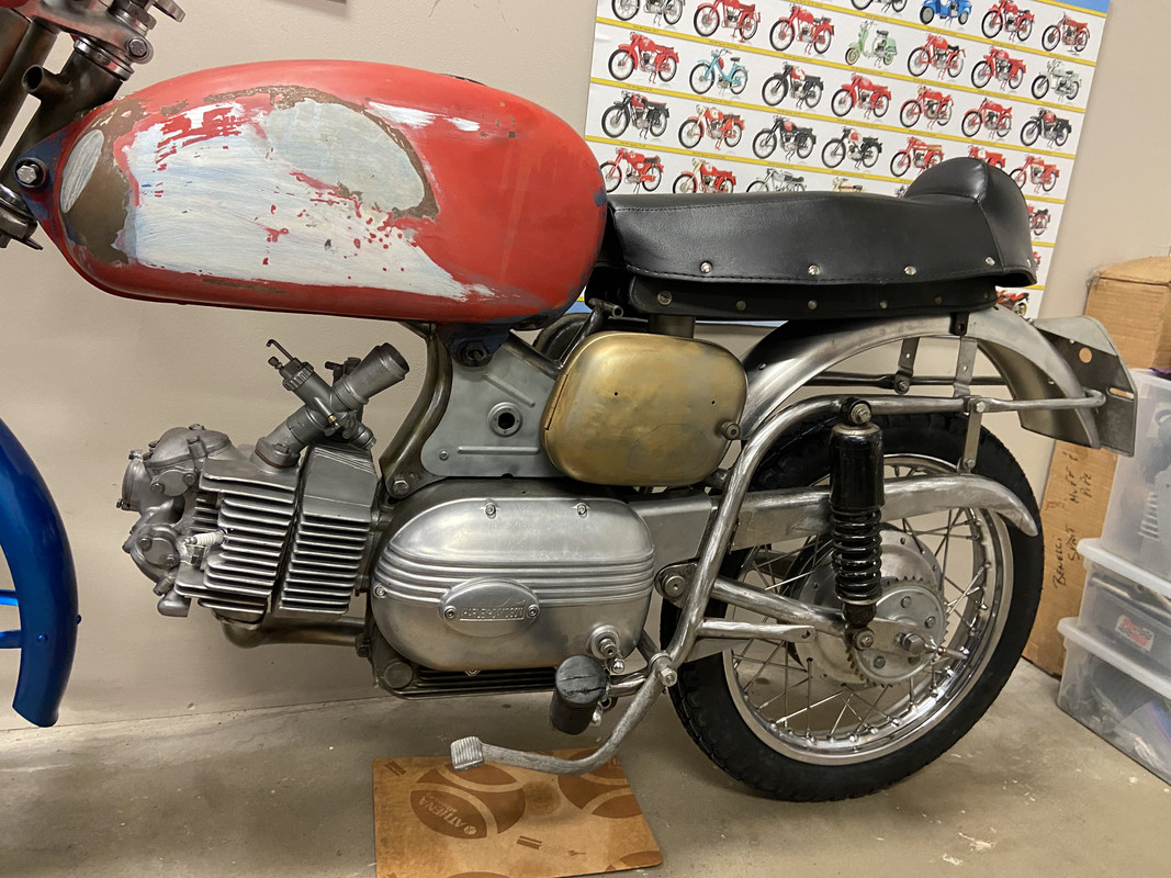 8B84D67E-635D-46C4-8411-1A3B399A1C54