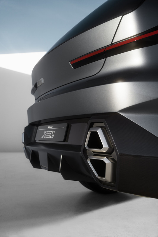 P90445549_highRes_bmw-concept-xm-studi