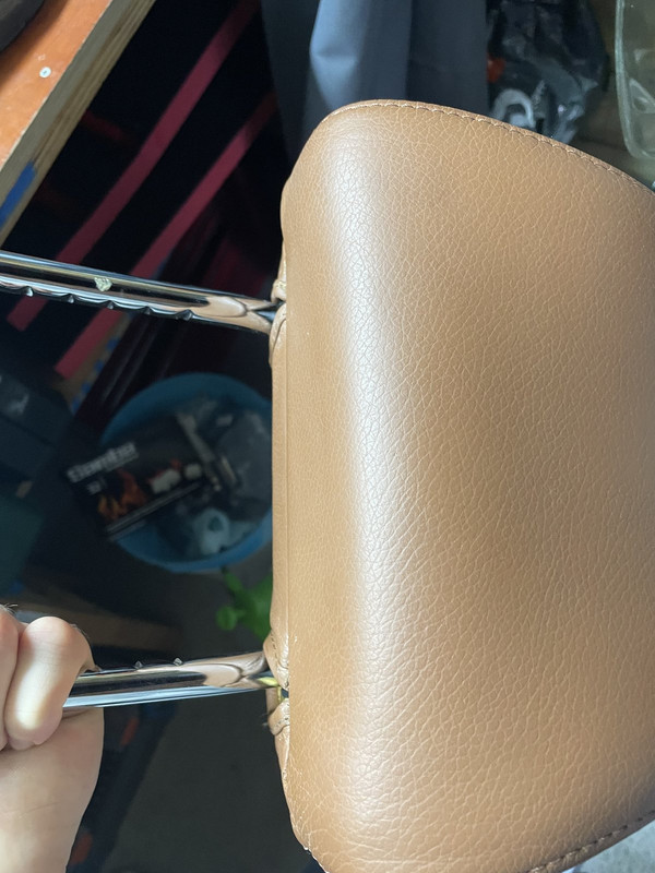 BA52658B-7CE4-4C5A-8EAC-C7CB3ADC89F7