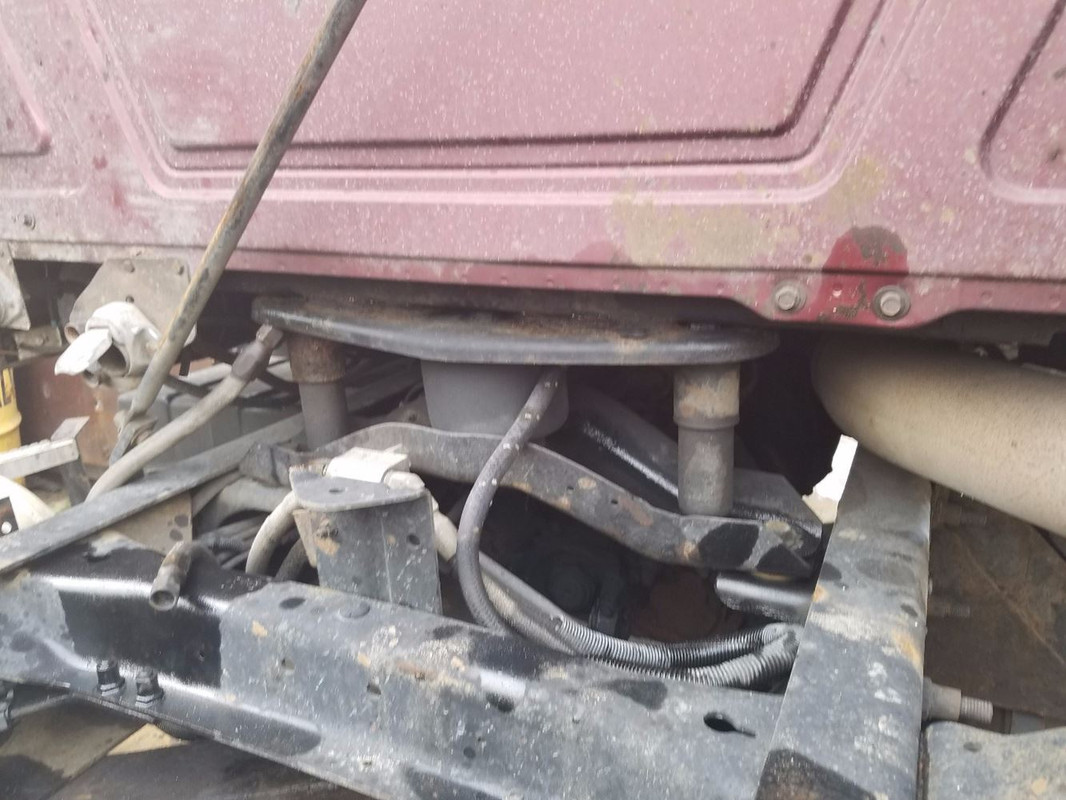 1996-Mack-CH613-Cab-Mounts-oTM18HnB3q3F_f