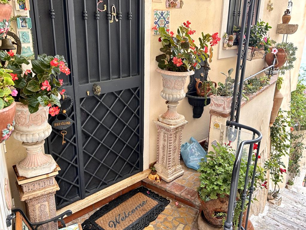 Жаркий сентябрь на побережье Тирренского моря. Жаркий сентябрь на побережье Тирренского моря.