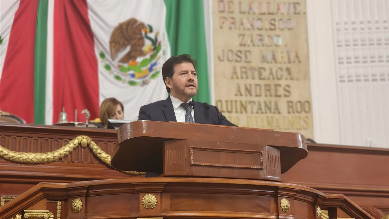 Se desbarata PRD; líder en CDMX renuncia