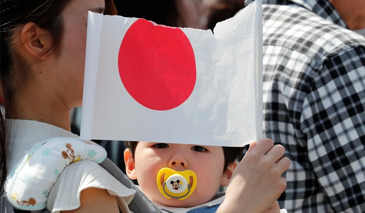 Japón propone medidas para impulsar las tasas de matrimonio y natalidad