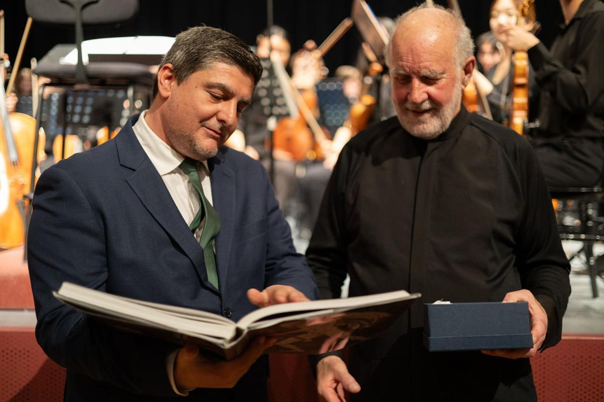 196de6f7-b202-4508-a054-773c7a261fd6