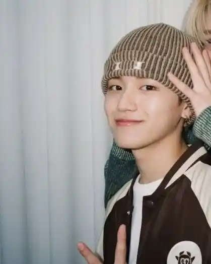 20250913_235840_copy_419x524