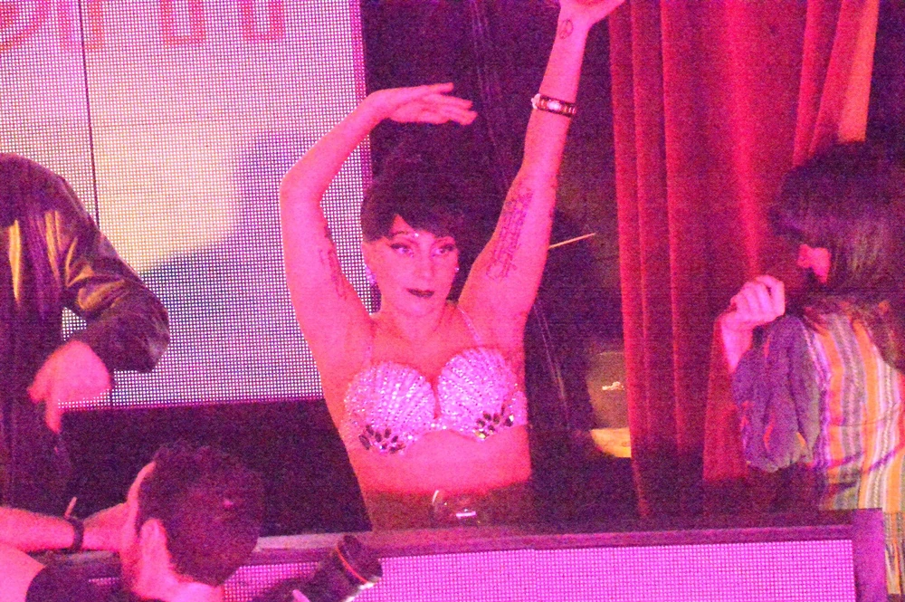 11-25-14-At-Vip-Room-Club-in-Paris-001.w
