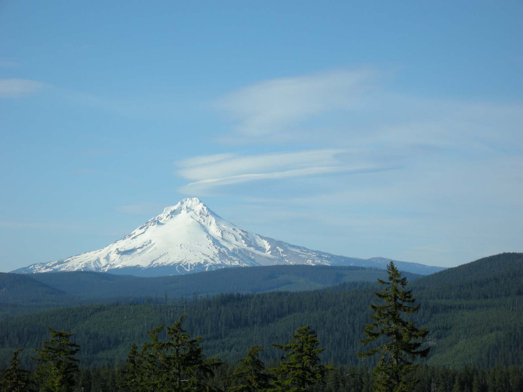 1 Mt Hood from the high Clackamas c Joe Beelart 2013