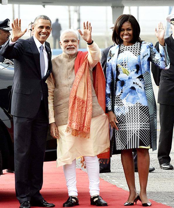 Narendra Modi welcomes Barack Obama and Michelle Obama to India