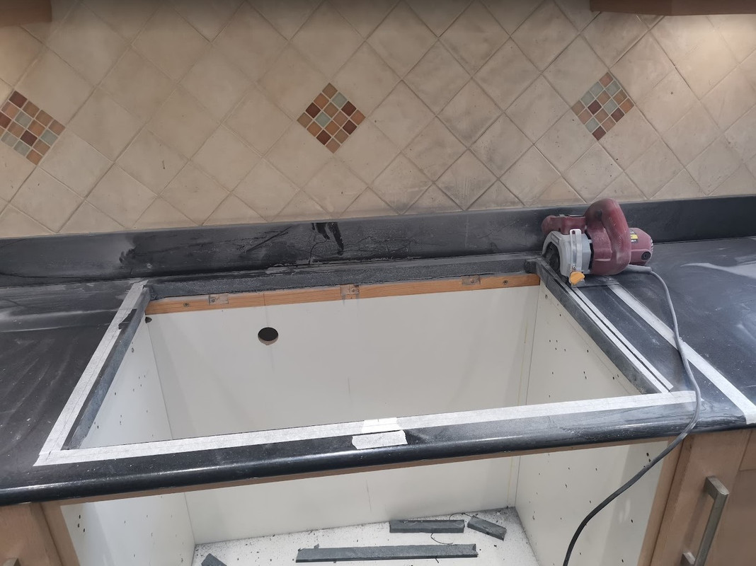 2024-08-24-Cutting-the-worktop.jpg