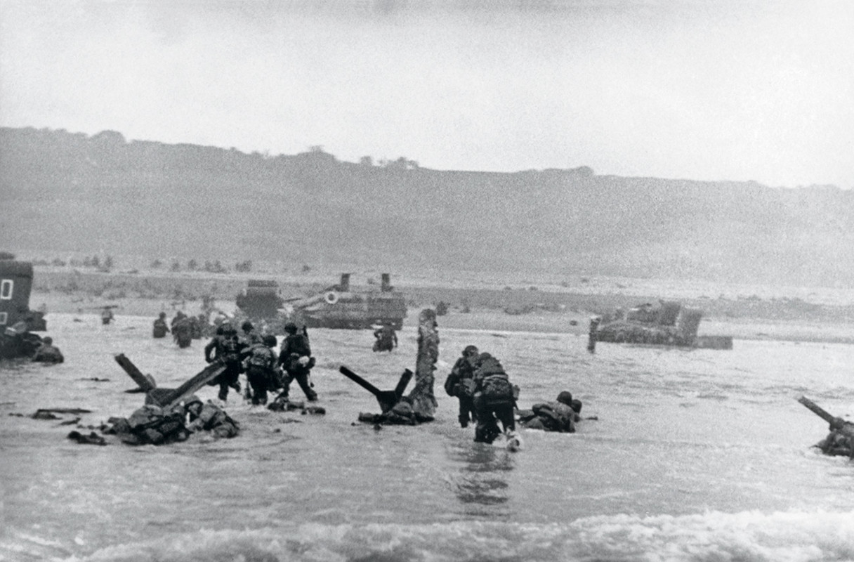 robert-capa-d-day-35.jpg