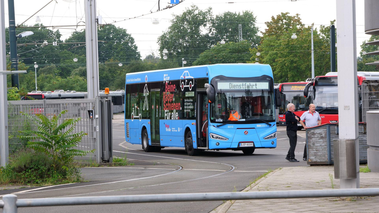 [Bild: 310725-143208-1b.jpg]