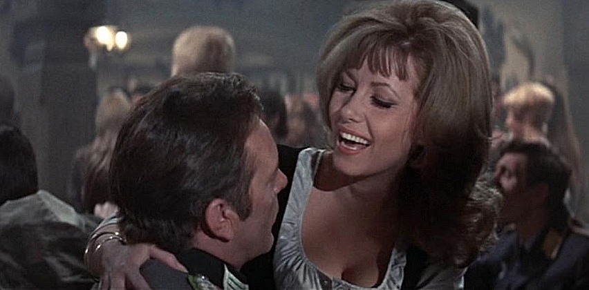 SINK-THE-BISMARCK-INGRID-PITT-FOTOR.jpg