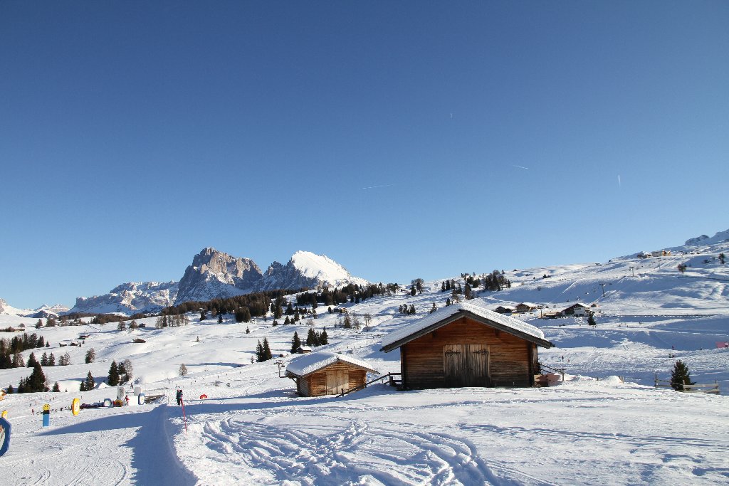 DOLOMITAS: NIEVE Y MERCADOS NAVIDEÑOS EN NOCHEVIEJA - Blogs de Italia - ALPE DI SIUSI- MERANO: TERMAS Y MANZANAS (4)