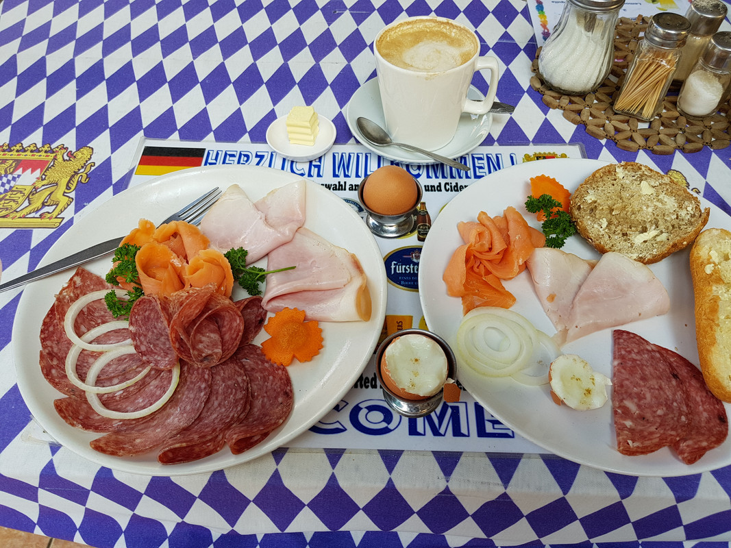 [Bild: Fr-hst-ck2.jpg]