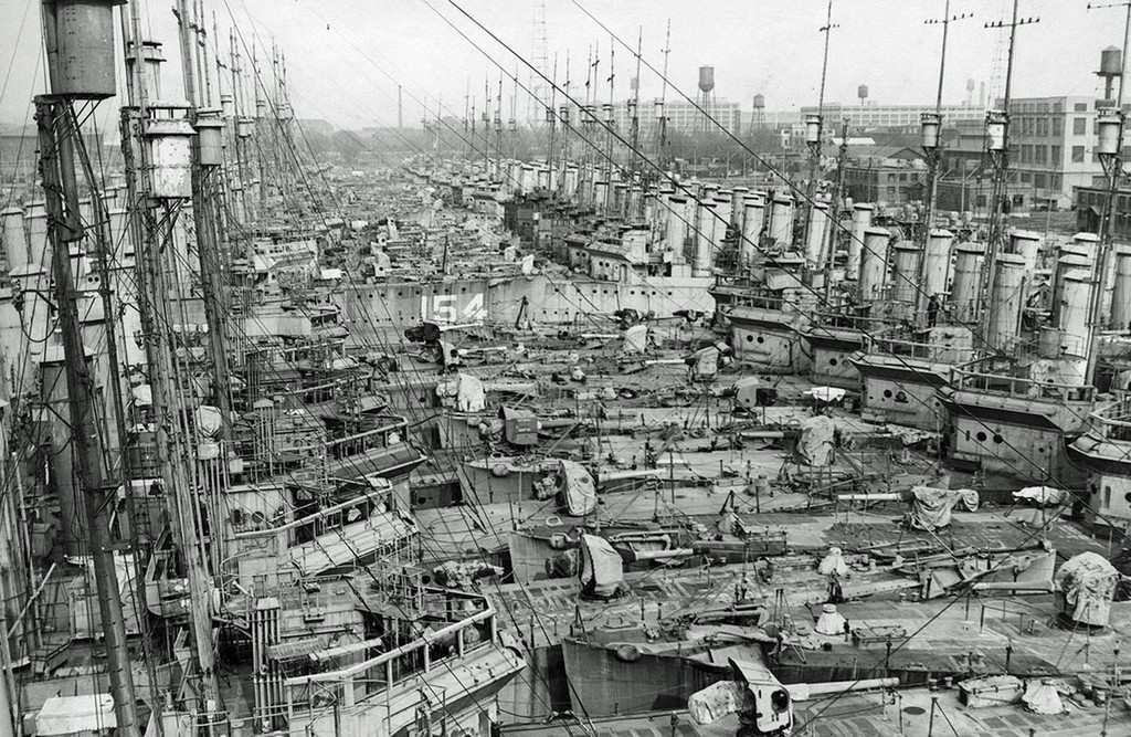 1919-about-100-destroyers-in-mothballs-at-the-philadelphia-navy-yard.jpg
