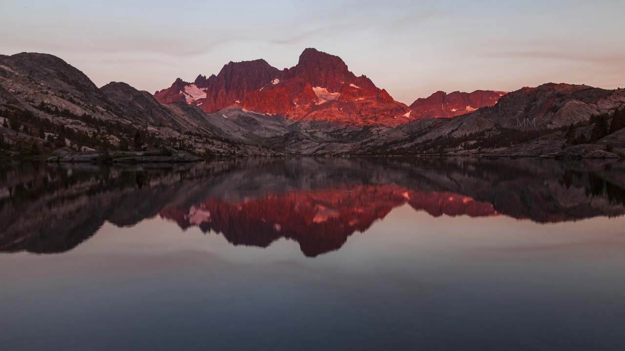 [Image: Alpenglow-on-Banner-Peak-over-Garnet-lake-5-mm.jpg]