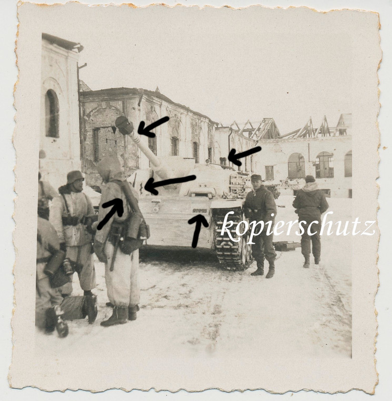 Foto Russland-Sturmgeschütz-Wintertarn-Abschuss-