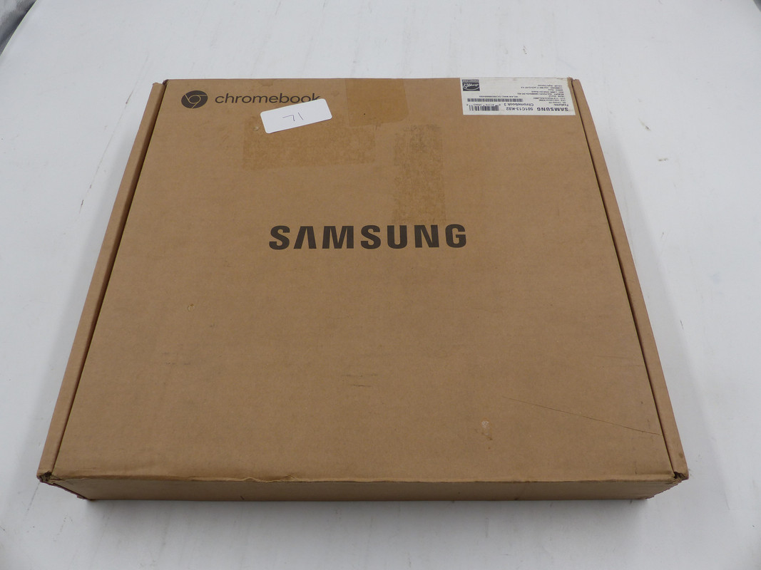 SAMSUNG CHROMEBOOK 3 XE501C13-K02US 11.6" INTEL CELERON 4GB RAM / 32GB SSD