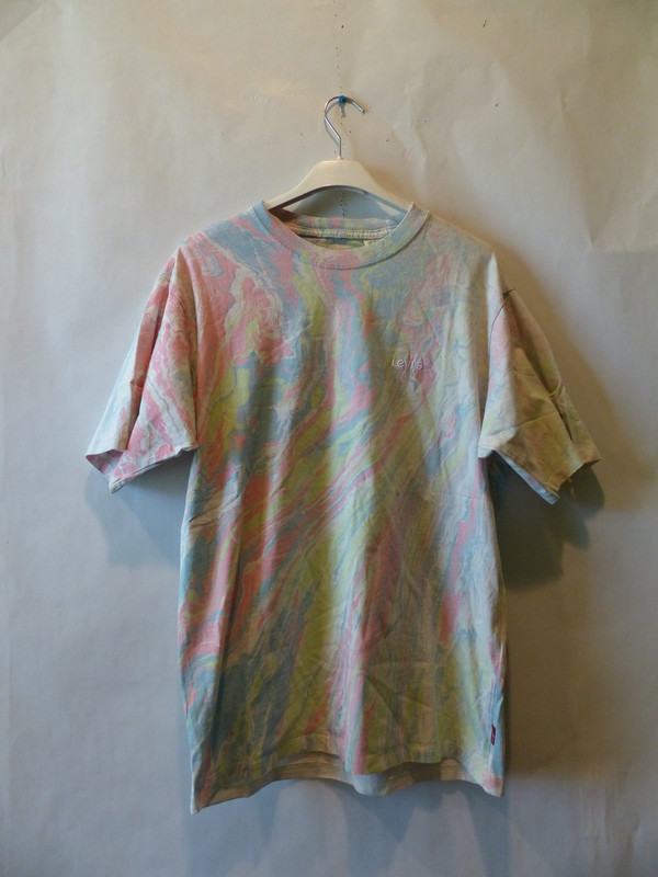 LEVIS MENS CREW NECK VINTAGE RED TAB MULTI COLOR RELAXED T SHIRT