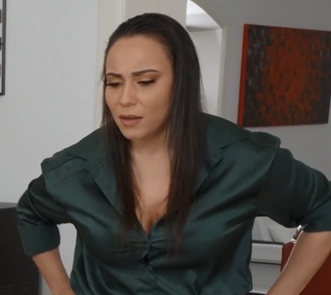 23-3-20 Ryan Reid, Carmela Clutch extra (2)