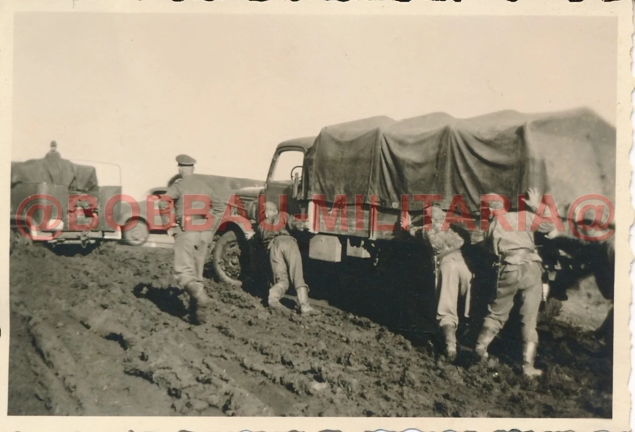 S206 Ukraine 1943 Panzergrenadier Reg 10 Westland Sd Kfz Halbkette als Schlepper